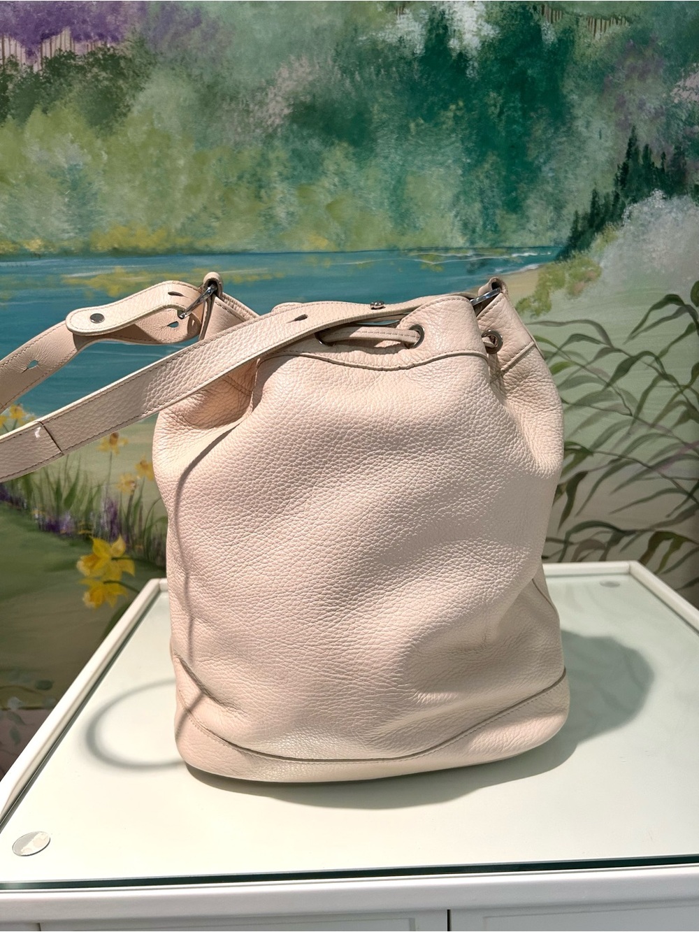 Longchamp Le Foulonne Pebbled Leather Drawstring Bucket Bag-Cream  1738-789-037 - Picture 4 of 17